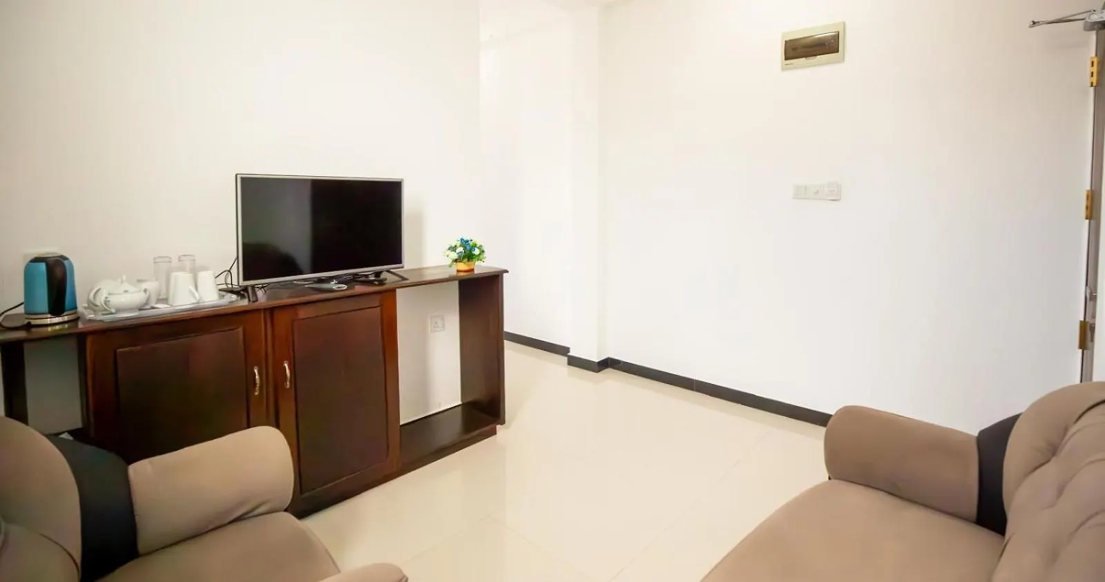Hotel J Lee Negombo Sri Lanka